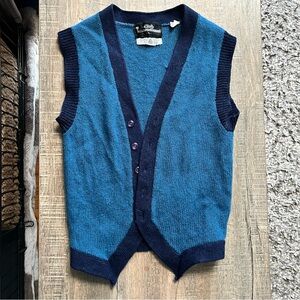 Club International Pure Virgin Wool Vest